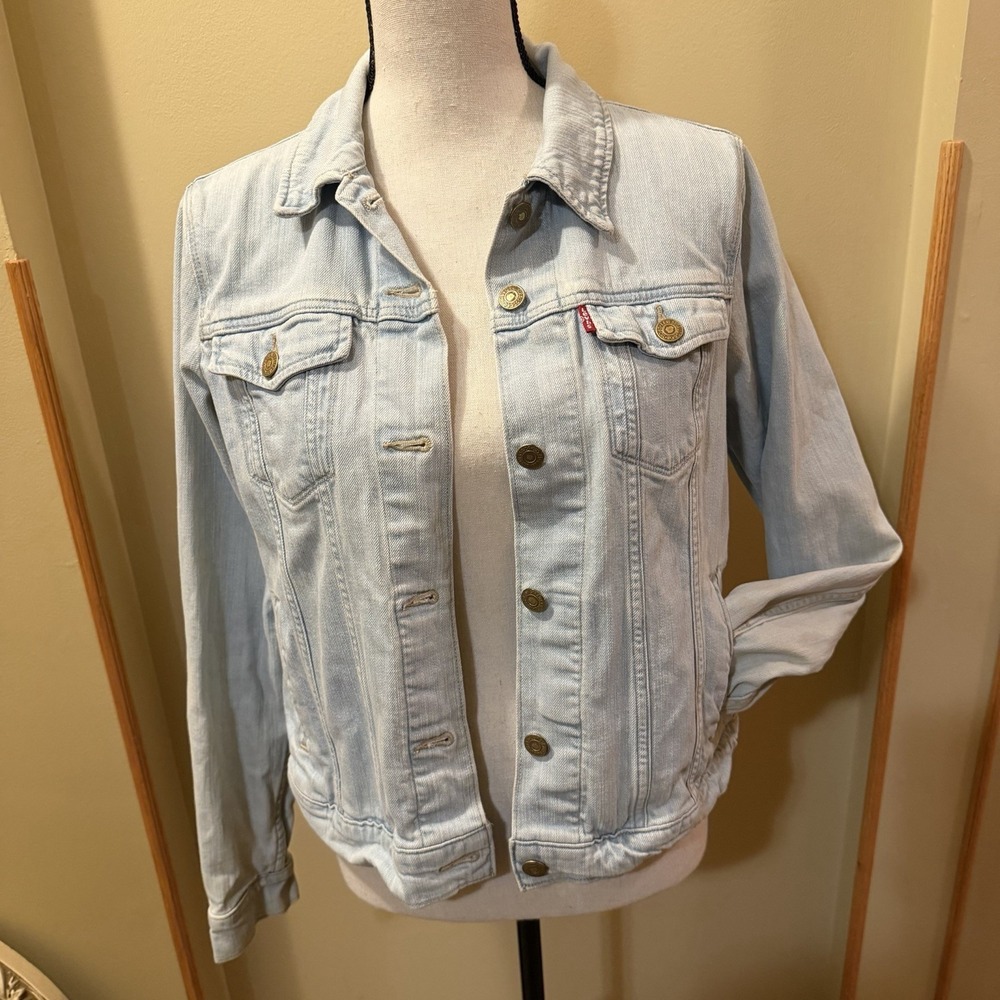 Levi's Women's Original Trucker Jean Jacket Size Large Blue Denim Light Wash XX